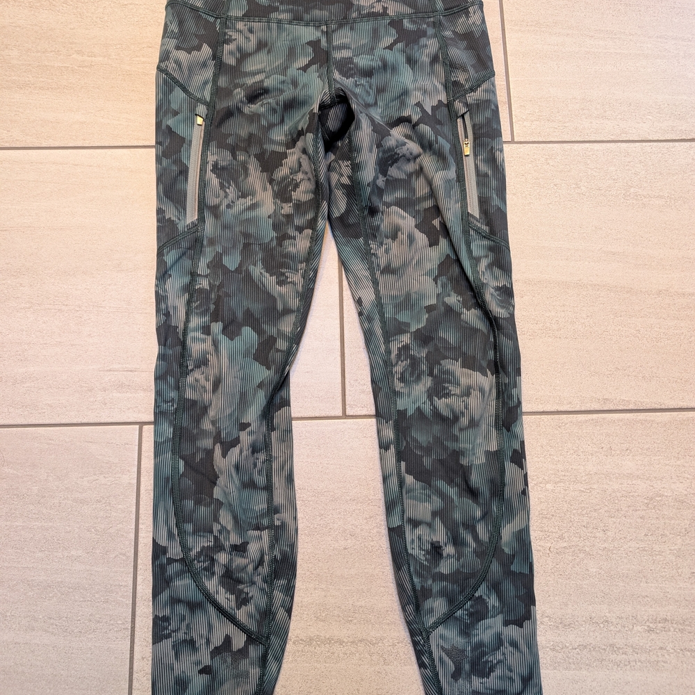 Athleta Rainier Printed Tight Green Stripe Floral Size Small